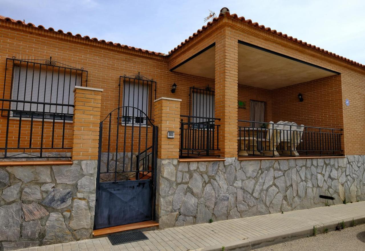Villa Pozo Hondo Villamuelas Exterior photo